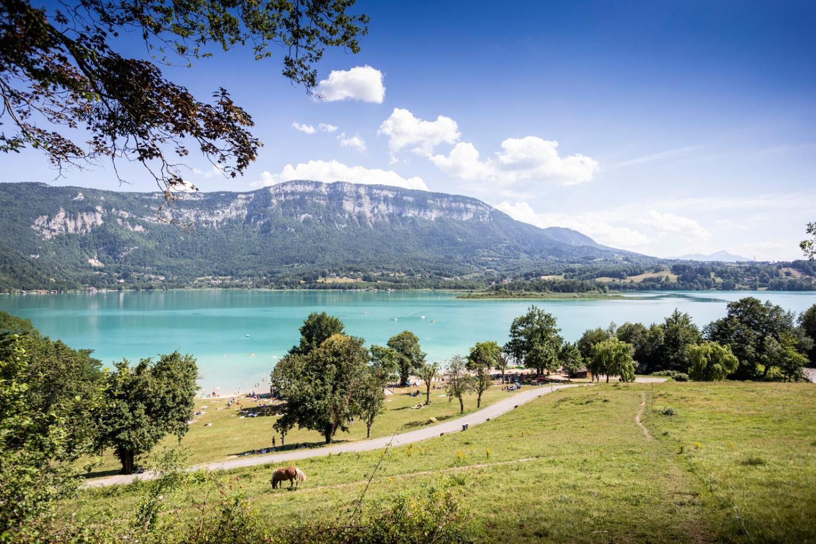Campsite Huttopia D'aiguebelette Saint-Alban-de-Montbel