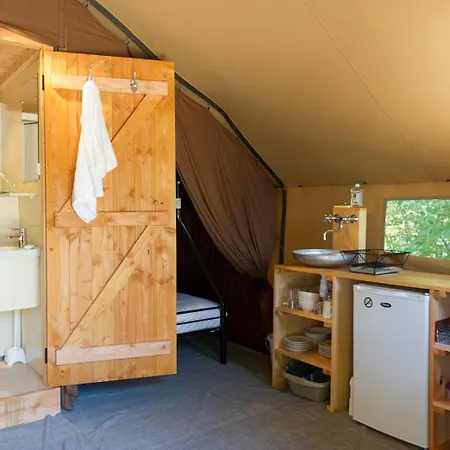 Huttopia Lac D'Aiguebelette Saint-Alban-de-Montbel Room photo