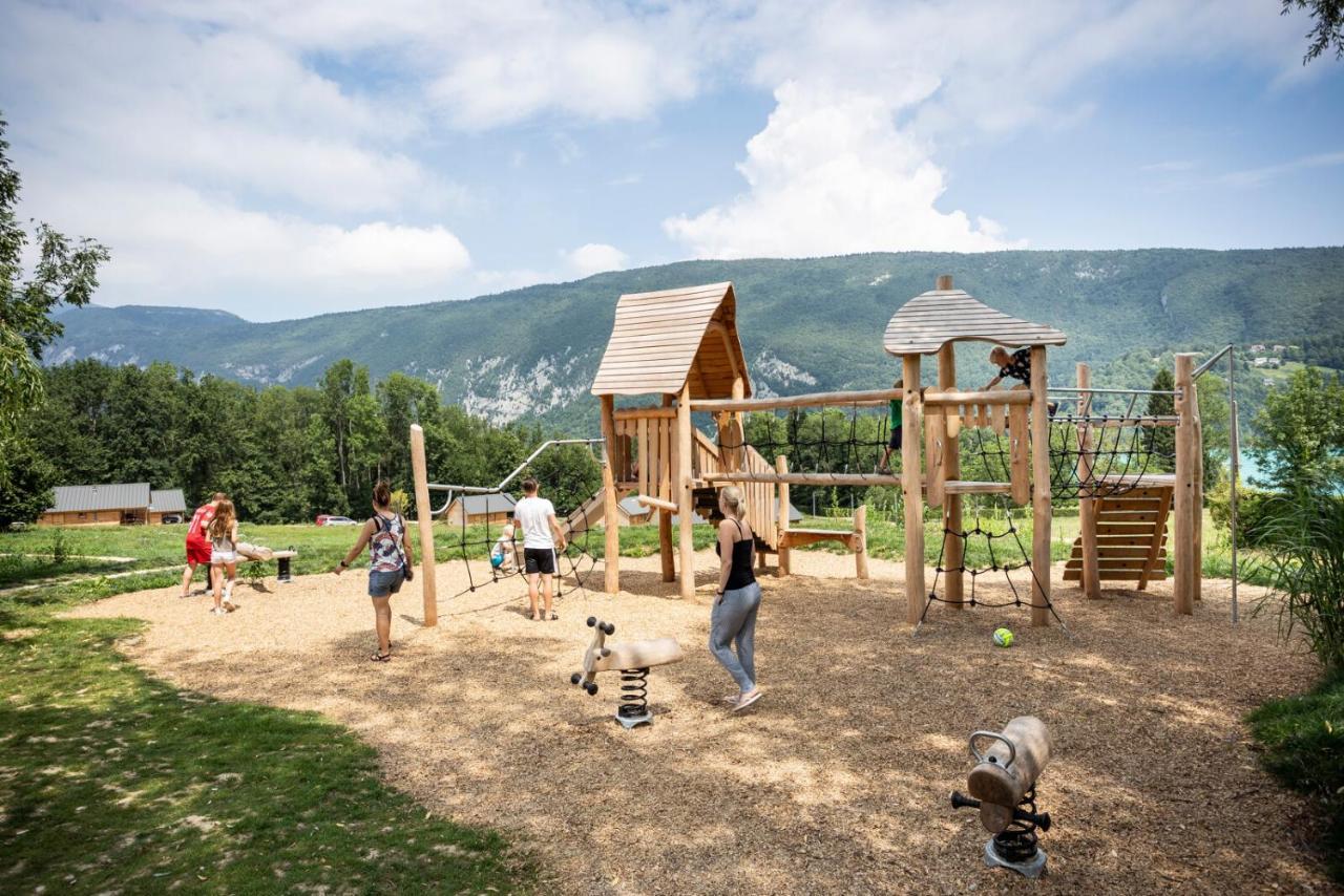 Campsite Huttopia D'aiguebelette Saint-Alban-de-Montbel